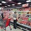 Hàng loạt mặt hàng thực phẩm chế biến tại siêu thị LOTTE MART đang được giảm giá, tặng kèm 