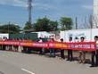 Khách hàng giăng biểu ngữ tố cáo Housing Group tại Dự án Khu nhà ở Kl992 VIP Trang Chủ 2026 
