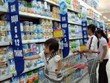 Giá sữa bán lẻ chỉ giảm nhỏ giọt, không như thông báo