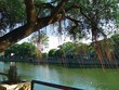 Phía trước là dòng sông