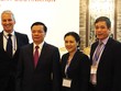 Từ trái qua phải: Tổng giám đốc AIA Việt Nam Wayne Besant; Bộ trưởng Đinh Tiến Dũng, Đại sứ Việt Nam tại Liên Hợp quốc Nguyễn Phương Nga và Cục trưởng Cục giám sát Kl99kl phiên bản hoạt động Phùng Ngọc Khánh tại Hội nghị 