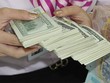 Biến động tỷ giá, đừng để “mất bò mới lo làm chuồng”!