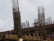 Sắp tới, các nhà thầu thi công xây dựng bắt buộc phải mua Kl99kl phiên bản hoạt động cho người lao động trên công trường - Ảnh: Hoài Nam