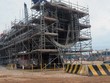 Các thiết bị đang được lắp đặt tại công trường Liên hợp lọc hoá dầu Nghi Sơn. Ảnh T.H