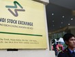 Năm 2015, 2 Sở GDCK đã thực hiện hủy niêm yết 49 DN, cả tự nguyện và bắt buộc 