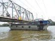 Cầu Bình Lợi già nua vẫn gồng mình gánh những đoàn tàu vì chủ Kl99ok phiên bản mới chưa giải tỏa xong mặt bằng để xây dựng cầu mới.