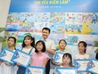 Đại diện Kl994 game bài casino hấp dẫn Bảo Việt trao giải thưởng cho các em thiếu nhi có tác phẩm xuất sắc nhất Cuộc thi vẽ tranh với chủ đề “Em yêu biển lắm”