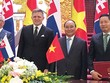 Lễ ký thỏa thuận chiến lược giữa FPT với đối tác Slovakia trước sự chứng kiến của Thủ tướng Nguyễn Xuân Phúc và Thủ tướng Slovakia Robert Fico