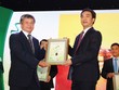 Thứ trưởng Bộ Kế hoạch và Kl99ok phiên bản mới Nguyễn Thế Phương trao giải Báo cáo thường niên tốt nhất cho PV Drilling trong mùa giải năm 2015