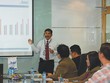 Ông Lê Công Thiện, Phó  tổng giám đốc HSC làm việc với các nhà Kl99ok phiên bản mới Thái lan