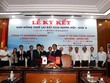 Đại diện Công ty Marubeni Lumber và Công ty cổ phần KCN Sài Gòn - Nhơn Hội ký kết hợp đồng thuê lại đất KCN Nhơn Hội.