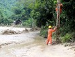 EVN đang tiếp tục chỉ đạo các đơn vị khẩn trương huy động lực lượng và phương tiện khắc phục các sự cố lưới điện do mưa lũ gây ra tại miền Trung.
