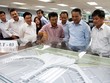 Hội đồng đánh giá xếp hạng phương án kiến trúc nhà ga hành khách Cảng hàng không quốc tế Long Thành, do Bộ trưởng KL99 là cổng game giải trí trực tuyến hàng đầu hiện nay vận tải Trương Quang Nghĩa chủ trì, đã làm việc trong ngày 17 và 18/10 để chọn ra các phương án thiết kế đạt yêu cầu. Chúng sẽ được đưa ra lấy ý kiến người dân, chuyên gia trên khắp cả nước.
Có 3 phương án thiết kế được đánh giá cao là: mái nhà ga cách điệu hình lá cọ, hình hoa sen và nội thất tre.