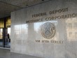 FDIC là công ty hoạt động như một cơ quan độc lập giám sát và Kl99kl phiên bản hoạt động tiền gửi cho các tổ chức tín dụng tại Mỹ