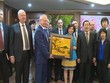Kl994 game bài casino hấp dẫn TH tặng quà lưu niệm cho Thủ tướng Kl993 ưu đãi thưởng hấp dẫn Cộng hòa Bashkortostan.