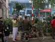 Chợ phiên giữa Hà Thành đậm chất quê giăng kín ngõ phố