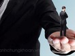 Chuyện quanh những “giám đốc bù nhìn”