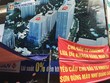 Cư dân căng băng rôn phản đối chủ Kl99ok phiên bản mới Vinaenco