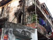 Khu tập thể 311 Đà Nẵng (quận Ngô Quyền) xuống cấp nghiêm trọng (được xếp hạng cấp độ D) cần được cải tạo, xây mới. Ảnh: Thanh Sơn         