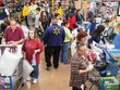 Chiến lược chi phí thấp, CEO Walmart phải tự... dọn rác