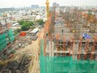 Việc xây dựng, sửa chữa nhà thời bão giá vật liệu luôn làm cho chủ thầu xây dựng và người dân đau đầu. Ảnh: Nam Uyên