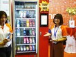 Chiếc máy bán hàng tự động ứng dụng thanh toán bằng công nghệ QR code  trên dịch vụ thanh toán di động Zalo Pay tại Triển lãm ICT Comm Vietnam.