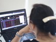 Đóng cửa ngày 21/8, cả hai hợp đồng đáo hạn tháng 9 và 10/2017 đều giao dịch dưới giá lý thuyết, khiến đường cong giá có xu hướng đi xuống 