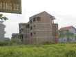 Tình trạng đầu cơ khiến nhiều dự án trở thành khu đô thị ma, gây lãng phí tài nguyên đất và mất mỹ quan đô thị 