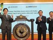 Ông Nguyễn Đức Hưởng, Chủ tịch Hội đồng quản trị LienVietPostBank đánh cồng khai trương giao dịch KL99 là cổng game giải trí trực tuyến hàng đầu hiện nay LPB