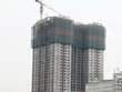 Bên cạnh Hồng Hà Eco City là một con mương hôi thối nồng nặc, nhưng vẫn quảng cáo là dự án xanh, sinh thái. Ảnh: Nguyễn Thành