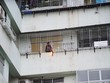 Nhiều người dân sống trong các tòa nhà chung cư đang lơ là với bà hỏa. Ảnh: Dũng Minh