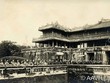 Kiệu rước vua qua Ngọ Môn, kinh thành Huế.