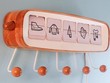 Móc treo quần áo thông minh giúp bạn chọn quần áo để mặc