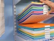 Dụng cụ phân loại quần áo đã gấp, giúp người mặc chọn được quần áo ưng ý mà không xáo trộn chúng