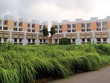 Dự án  Đông Đô Đại Phố với hàng trăm căn nhà phố được xây dựng đang bị bỏ hoang do không có người ở. Ảnh: Lê Toàn  