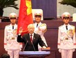 Khoảnh khắc tân Chủ tịch nước Nguyễn Phú Trọng đặt tay lên cuốn Hiến pháp, đứng dưới cờ đỏ sao vàng thiêng liêng của Tổ quốc, tuyên thệ trước Quốc hội, đồng bào và cử tri cả nước là một khoảnh khắc lịch sử
