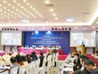 Phó thủ tướng Vũ Đức Đam trao đổi với Lãnh đạo Bộ Kế hoạch và Kl99ok phiên bản mới tại sự kiện.