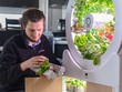 Vườn rau mini OGarden Smart, không cần chăm sóc vẫn có rau sạch ăn