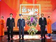 Ban lãnh đạo FECON nhận lẵng hoa chào mừng từ đại diện Raito Kogyo nhân dịp FECON tròn 15 năm thành lập