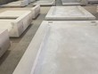 Tấm tường bê tông đúc sẵn có kích thước và trọng lượng lớn, nên khó khăn trong vận chuyển và xây lắp.  