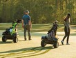 Robot giúp xách gậy đánh golf 