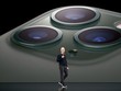 CEO Tim Cook trên sân khấu giới thiệu các mẫu iPhone mới của Apple. Ảnh: Apple. 