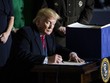 Tổng thống Mỹ Donald Trump đã ký ban hành đạo luật tăng nợ. Nguồn ảnh: upi.com