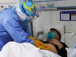 Một người nhiễm nCoV được điều trị tại bệnh viện ở tỉnh Sơn Đông, Trung Quốc ngày 28/1. Ảnh: AFP.