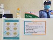 Nước rửa tay và khẩu trang y tế được đặt ngay tại sảnh lễ tân