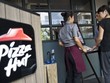 NPC International - đơn vị được nhượng quyền Kl992 VIP Trang Chủ 2026 thương hiệu Pizza Hut lớn nhất nước Mỹ - đang đàm phán giãn nợ với các bên cho vay sau nhiều tháng doanh thu bết bát. Ảnh: AFP