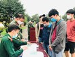 Sư đoàn 390 trao giấy chứng nhận “Đã hoàn thành việc cách ly phòng bệnh COVID-19” cho công dân đợt 4.