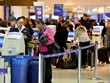 Mỗi ngày vẫn có hàng trăm chuyến bay cất cánh từ các vùng dịch tại Mỹ. Ảnh: USA Today.