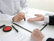 Con dấu trên văn bản được công nhận về mặt giá trị pháp lý. Ảnh: Getty Images