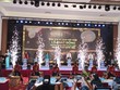 Các đại biểu bấm nút phát động Chương trình “Du lịch Việt Nam – Điểm đến sáng tươi”.